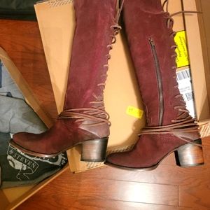 Freebird by Steven Coal Suede boots